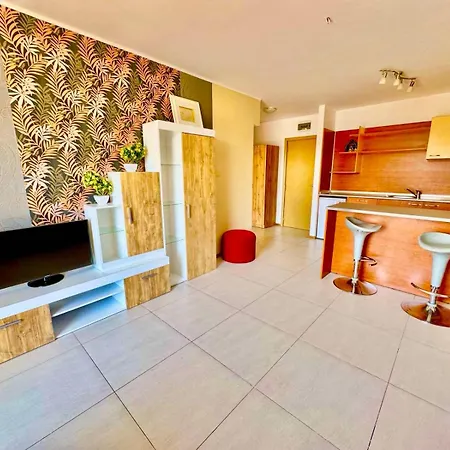Апартаменты Apartcomplex Grand Kamelia Sunny