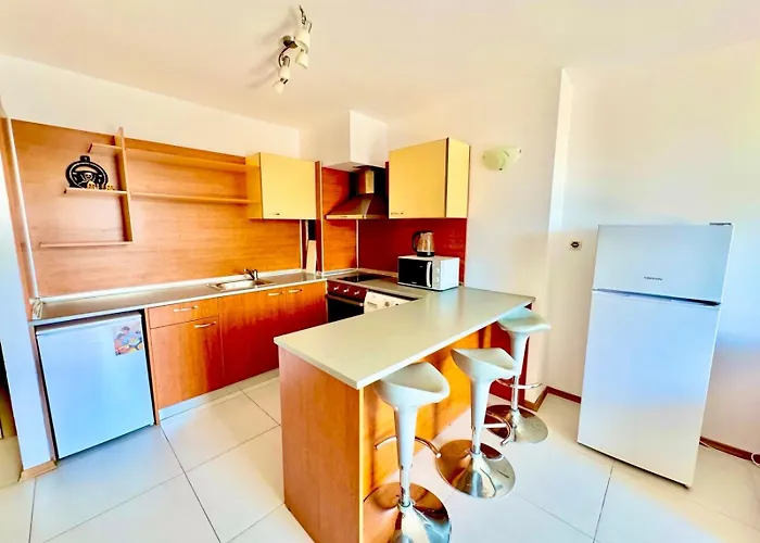 Apartcomplex Grand Kamelia Sunny * Σάνι Μπιτς