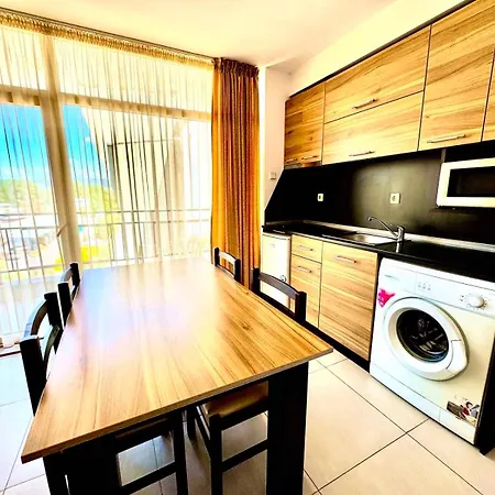 Apartcomplex Grand Kamelia Sunny 써니비치